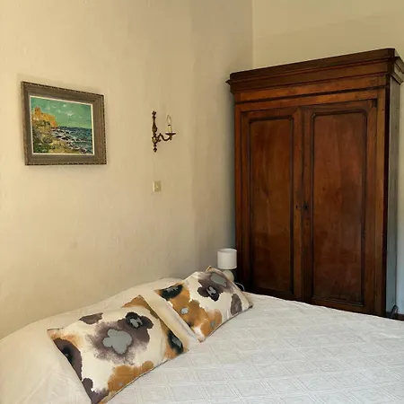 Maison Traditionnelle Corse Sur La * Algajola (Corsica)