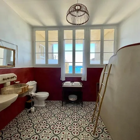 Maison Traditionnelle Corse Sur La Algajola (Corsica)