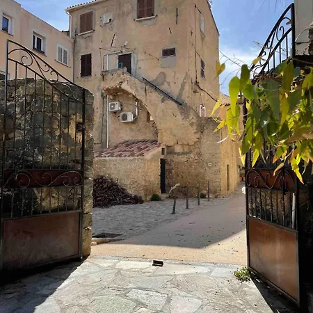 Maison Traditionnelle Corse Sur La